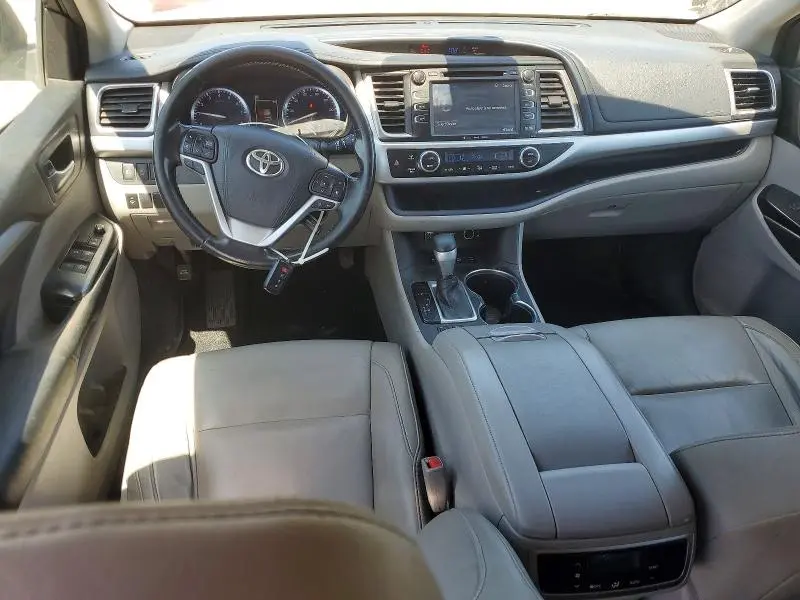 2018 TOYOTA HIGHLANDER XLE  