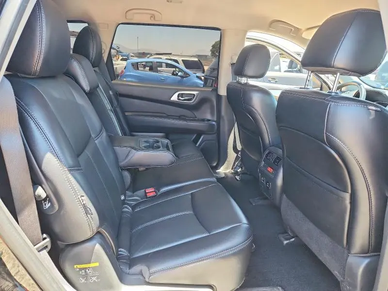 2018 NISSAN PATHFINDER SL  