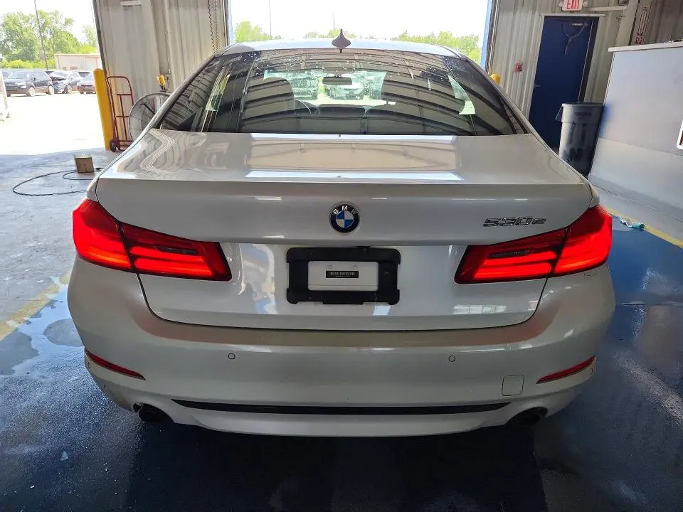 2018 BMW 530E   