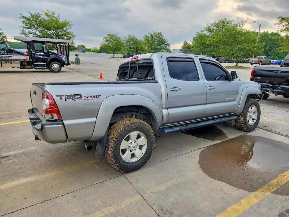 2015 TOYOTA TACOMA V6  