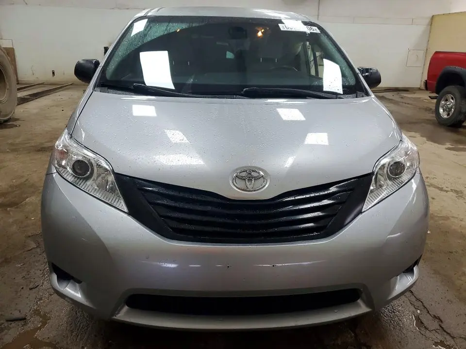 2015 TOYOTA SIENNA L 7-PASSENGER  