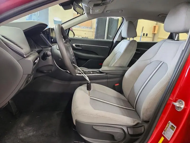 2021 HYUNDAI SONATA SE  