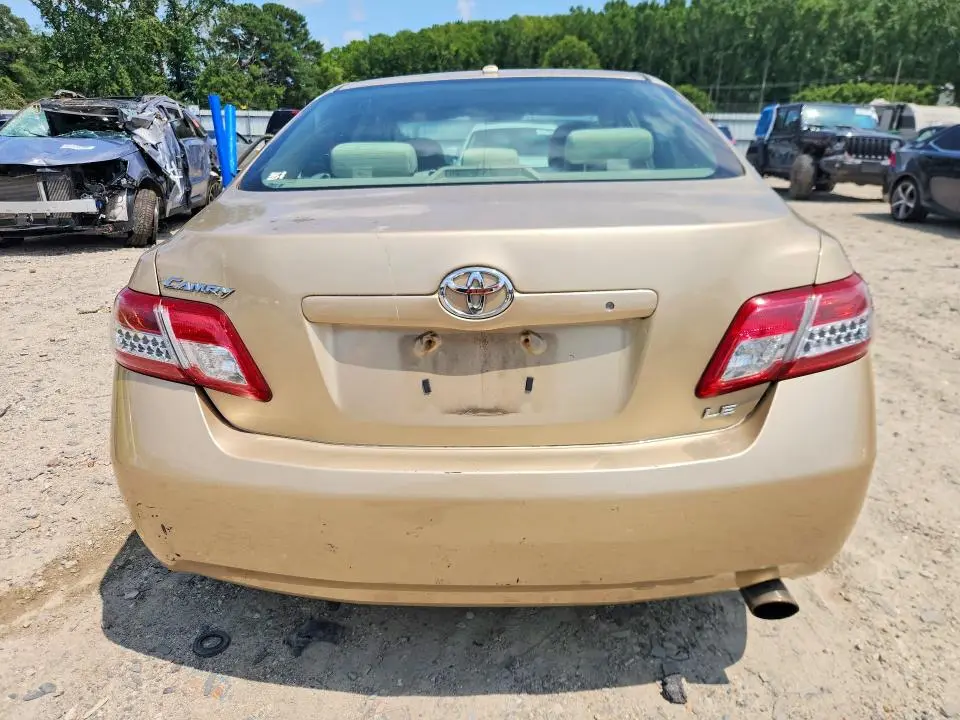 2011 TOYOTA CAMRY LE  