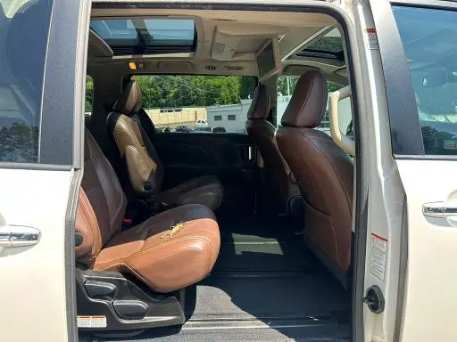 2016 TOYOTA SIENNA LIMITED PREMIUM 7-PASSENGER  