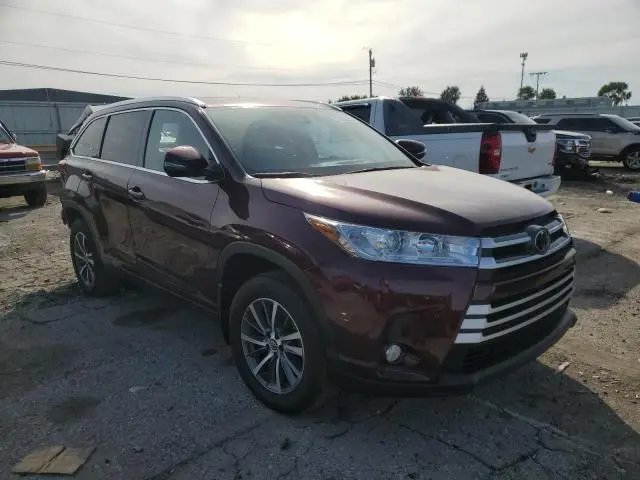 2019 TOYOTA HIGHLANDER SE  