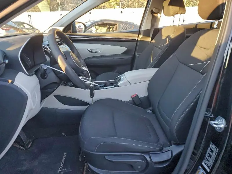 2023 HYUNDAI TUCSON SE  