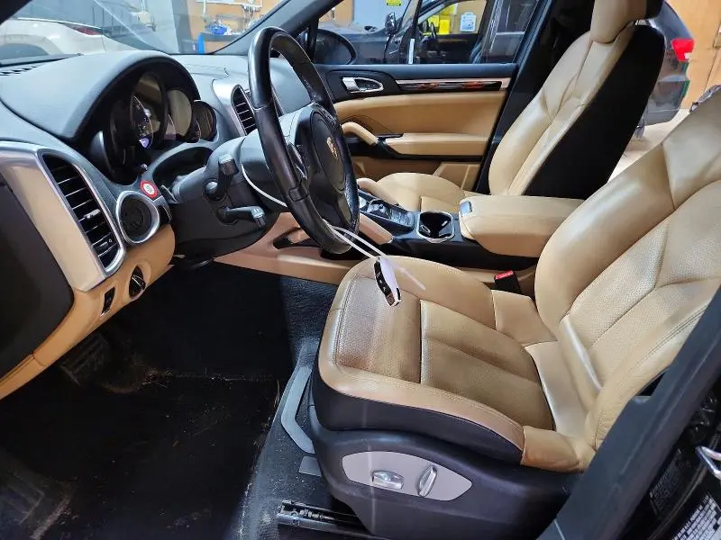 2014 PORSCHE CAYENNE   