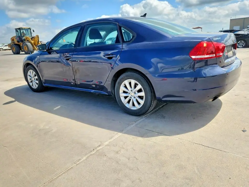 2015 VOLKSWAGEN PASSAT S  