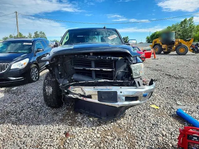 2017 RAM 1500 SLT  