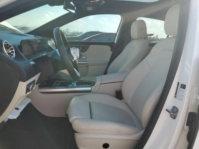 2025 MERCEDES-BENZ GLA 250  