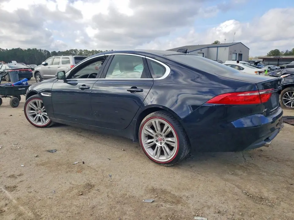 2017 JAGUAR XF PREMIUM  