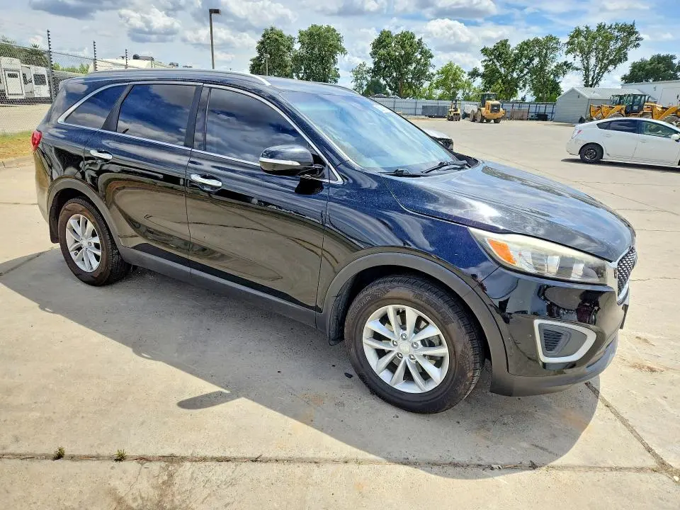 2018 KIA SORENTO LX  