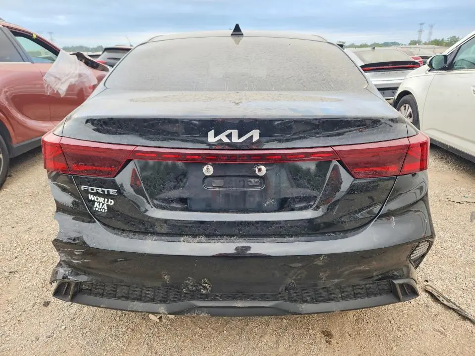 2022 KIA FORTE LXS  
