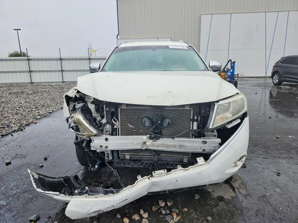 2014 NISSAN PATHFINDER SL  