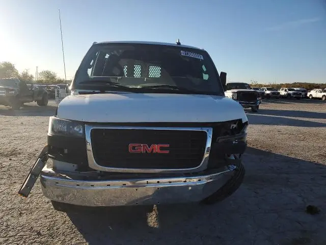 2025 GMC SAVANA G2500  
