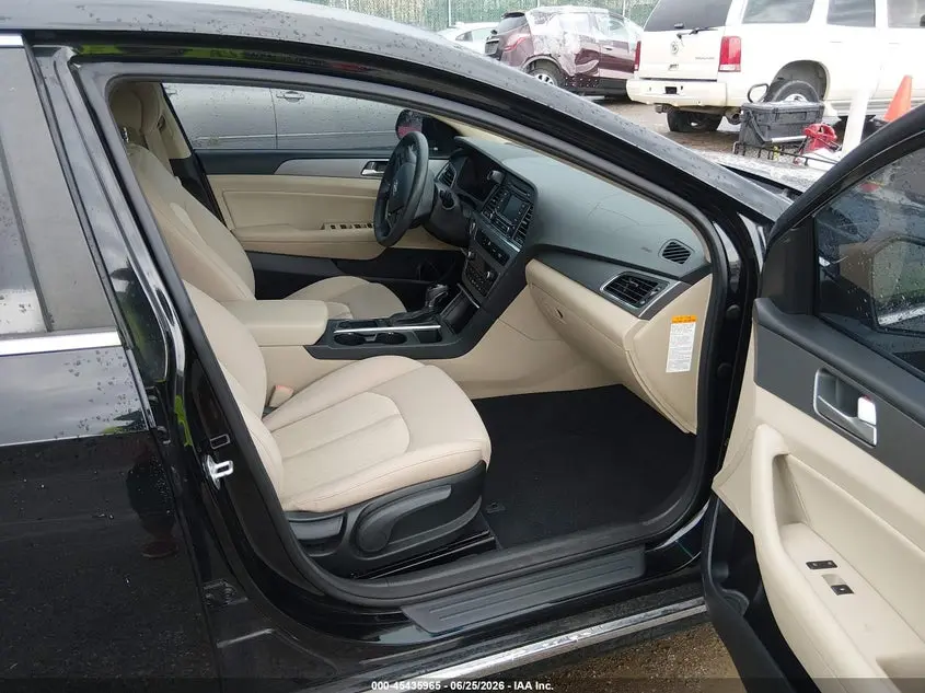 2016 HYUNDAI SONATA HYBRID SE