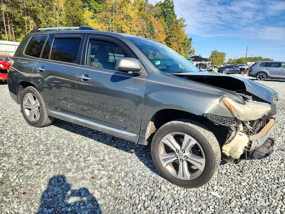 2011 TOYOTA HIGHLANDER LIMITED  