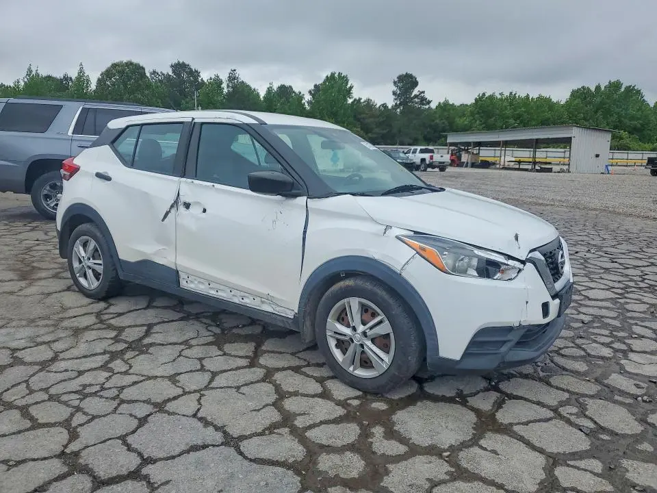 2020 NISSAN KICKS S  