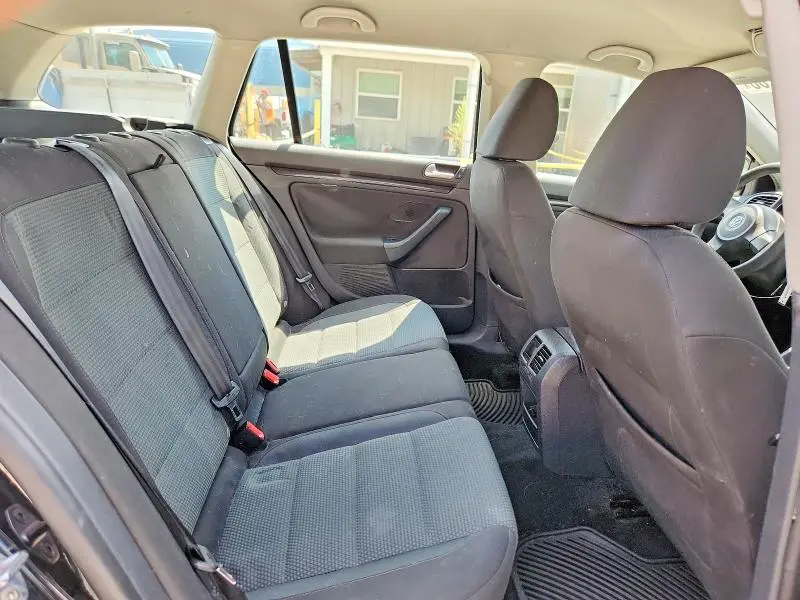 2011 VOLKSWAGEN JETTA S  