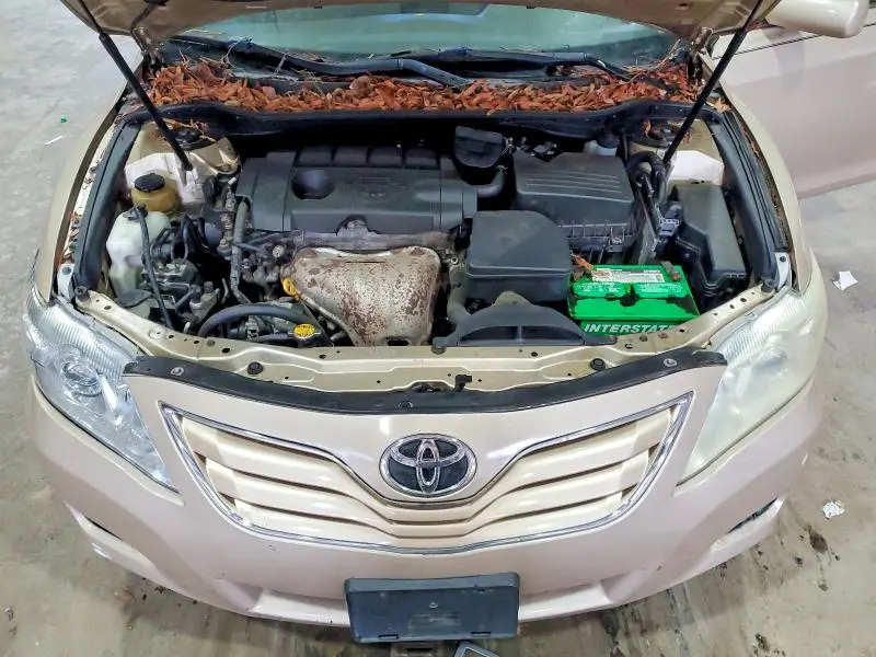 2011 TOYOTA CAMRY LE  