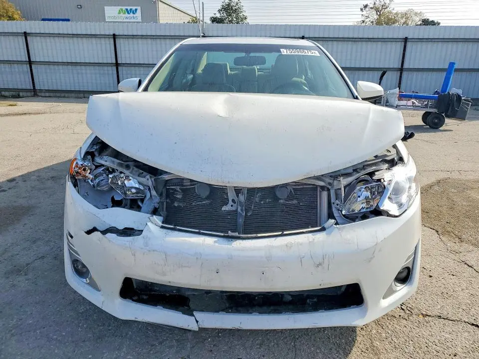 2014 TOYOTA CAMRY XLE V6  