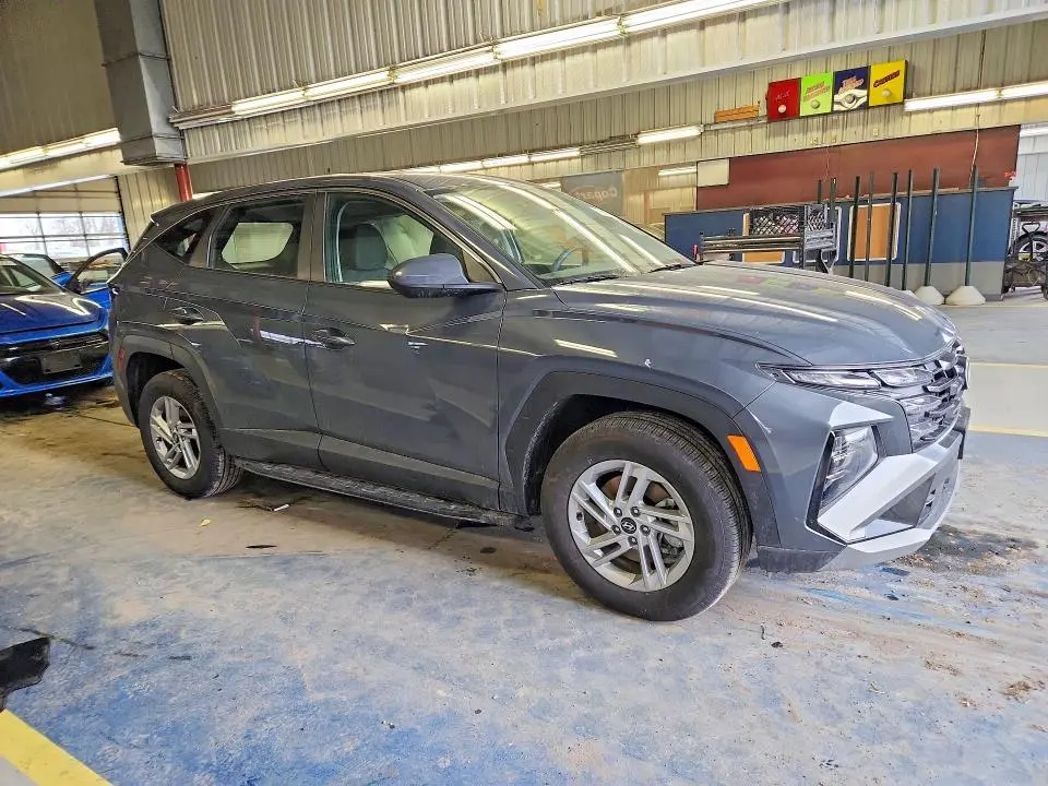 2025 HYUNDAI TUCSON SE  