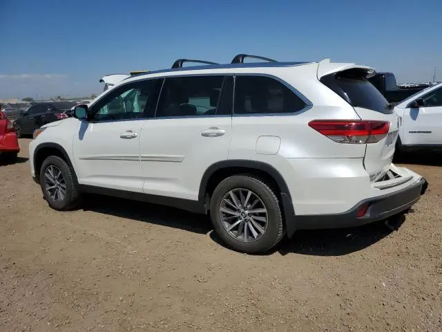 2019 TOYOTA HIGHLANDER SE  