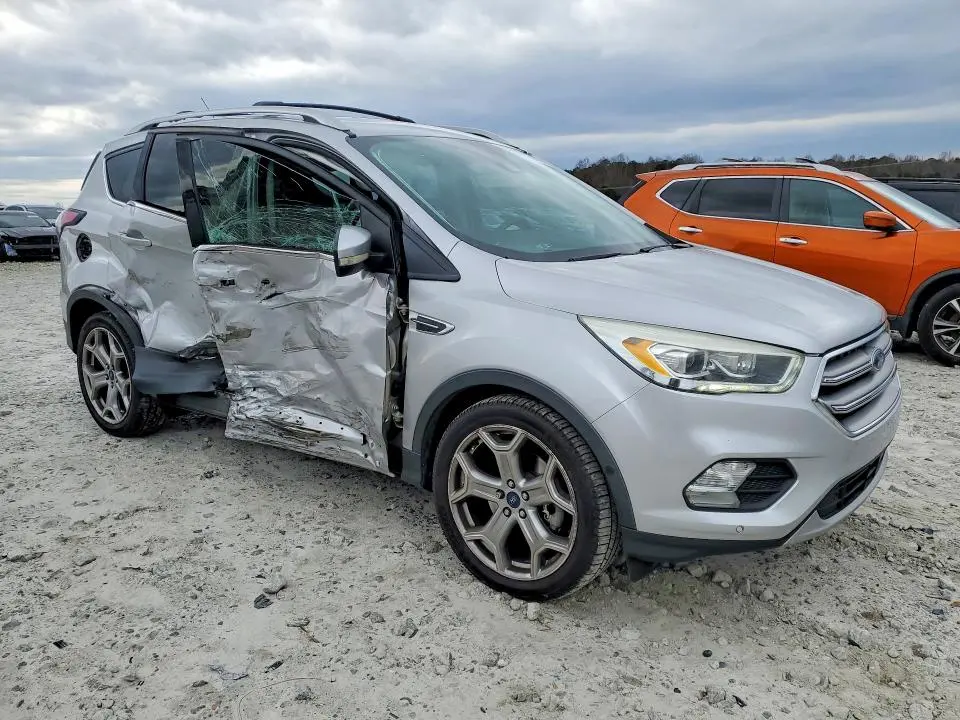 2017 FORD ESCAPE TITANIUM  
