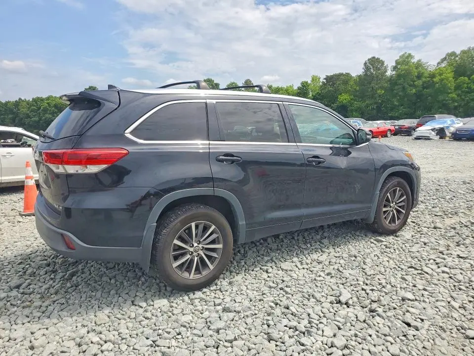 2017 TOYOTA HIGHLANDER XLE  