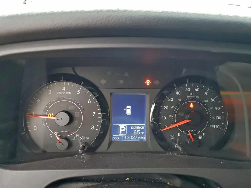 2015 TOYOTA SIENNA LE  