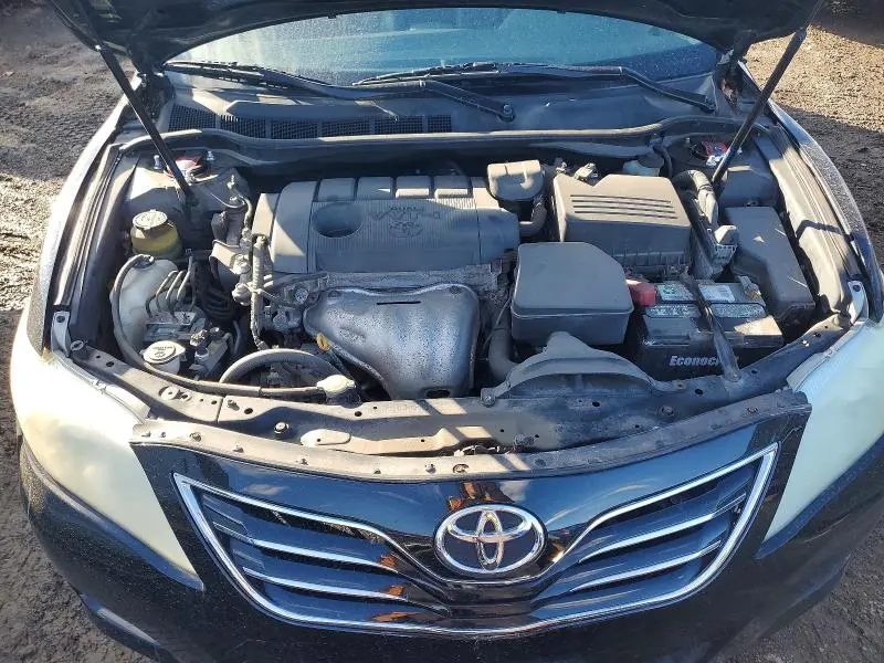 2011 TOYOTA CAMRY XLE  