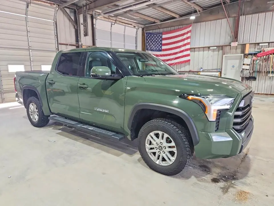 2022 TOYOTA TUNDRA SR5  