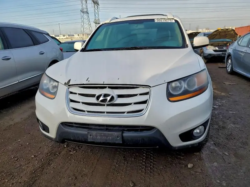 2011 HYUNDAI SANTA FE SE  