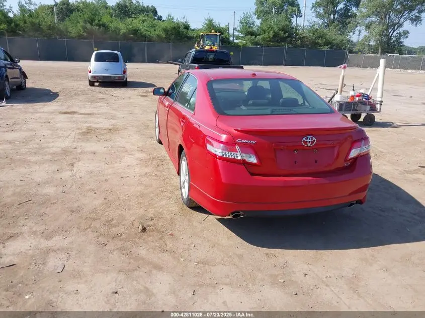 2011 TOYOTA CAMRY SE V6