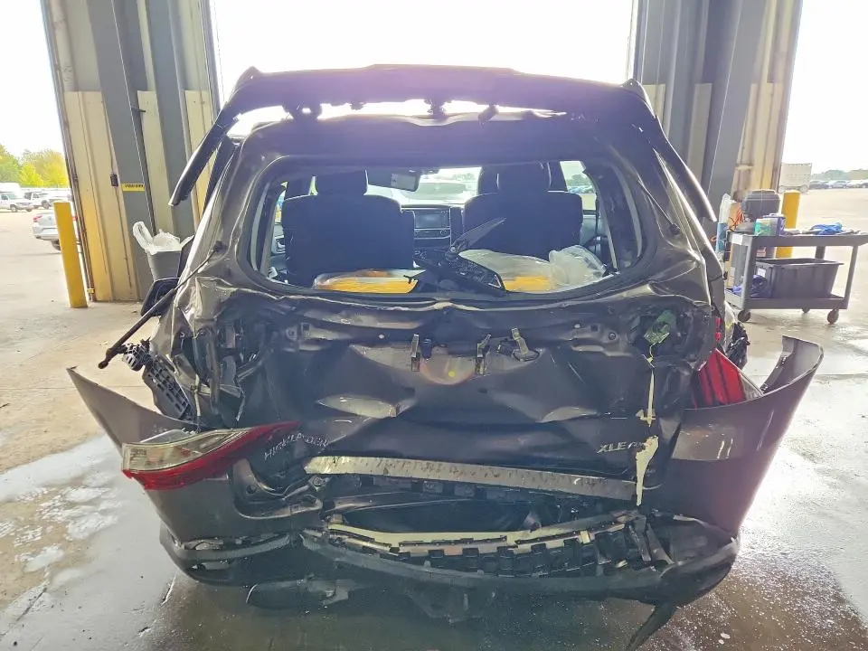 2019 TOYOTA HIGHLANDER XLE  