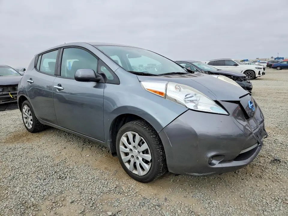 2015 NISSAN LEAF S  