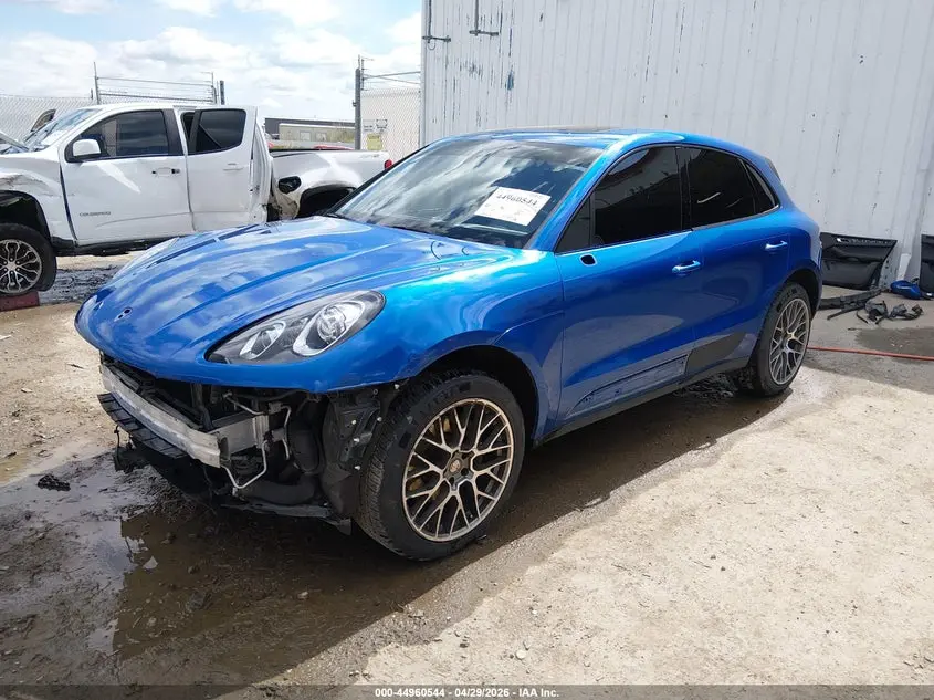 2018 PORSCHE MACAN  