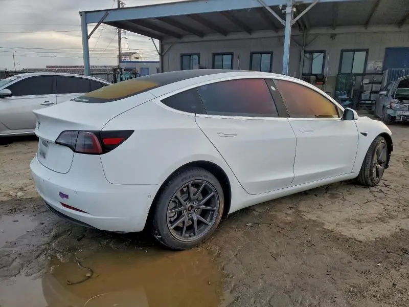 2018 TESLA MODEL 3   