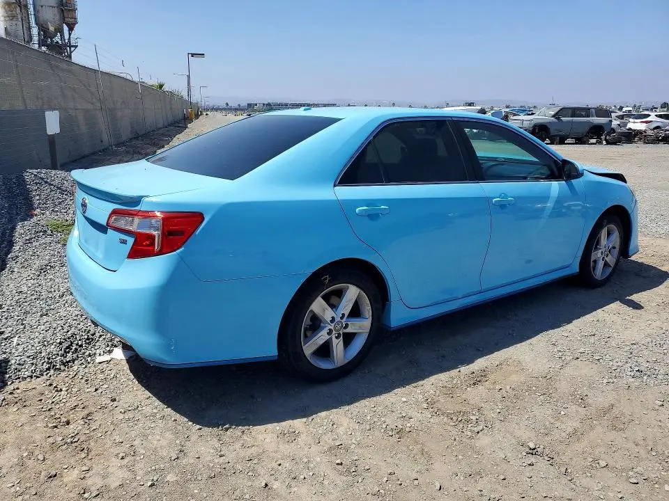 2012 TOYOTA CAMRY SE  