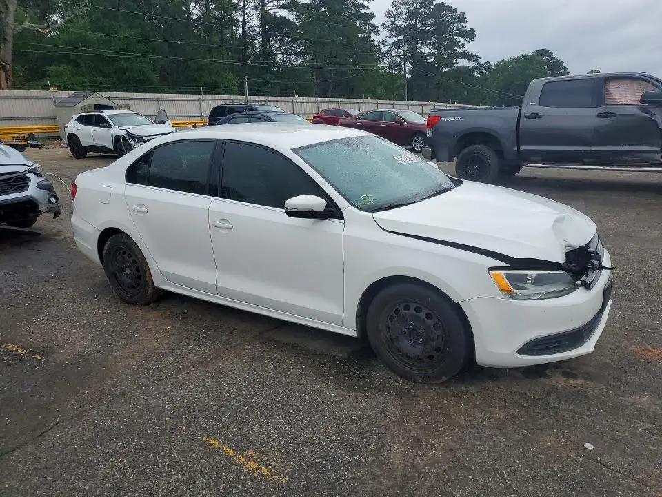 2013 VOLKSWAGEN JETTA SE  