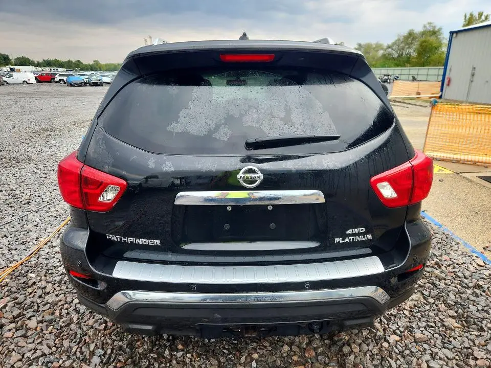 2017 NISSAN PATHFINDER PLATINUM  