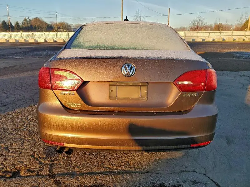 2012 VOLKSWAGEN JETTA SE  
