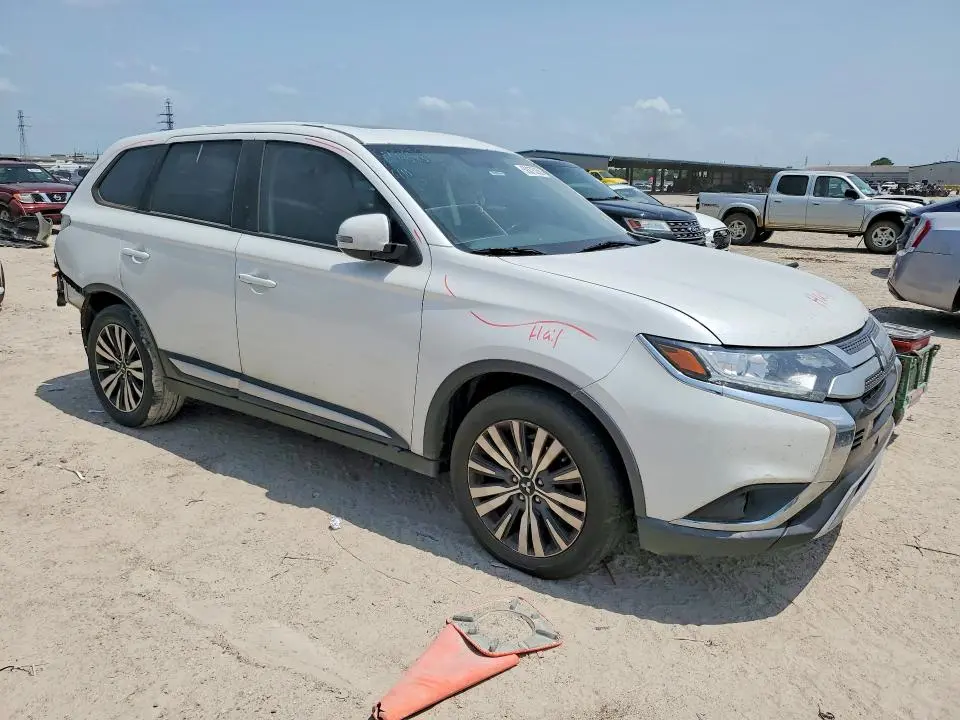2019 MITSUBISHI OUTLANDER SE  