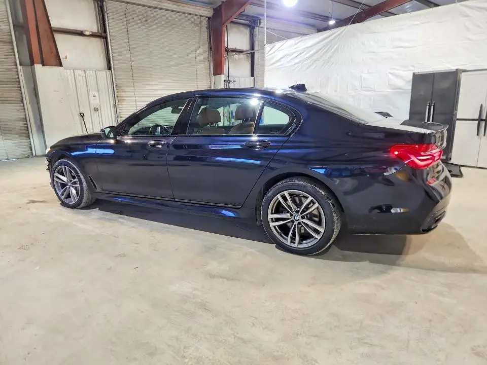 2018 BMW 750 XI  