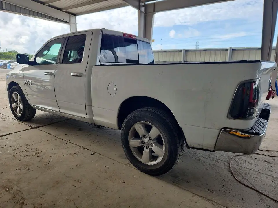 2016 RAM 1500 SLT  