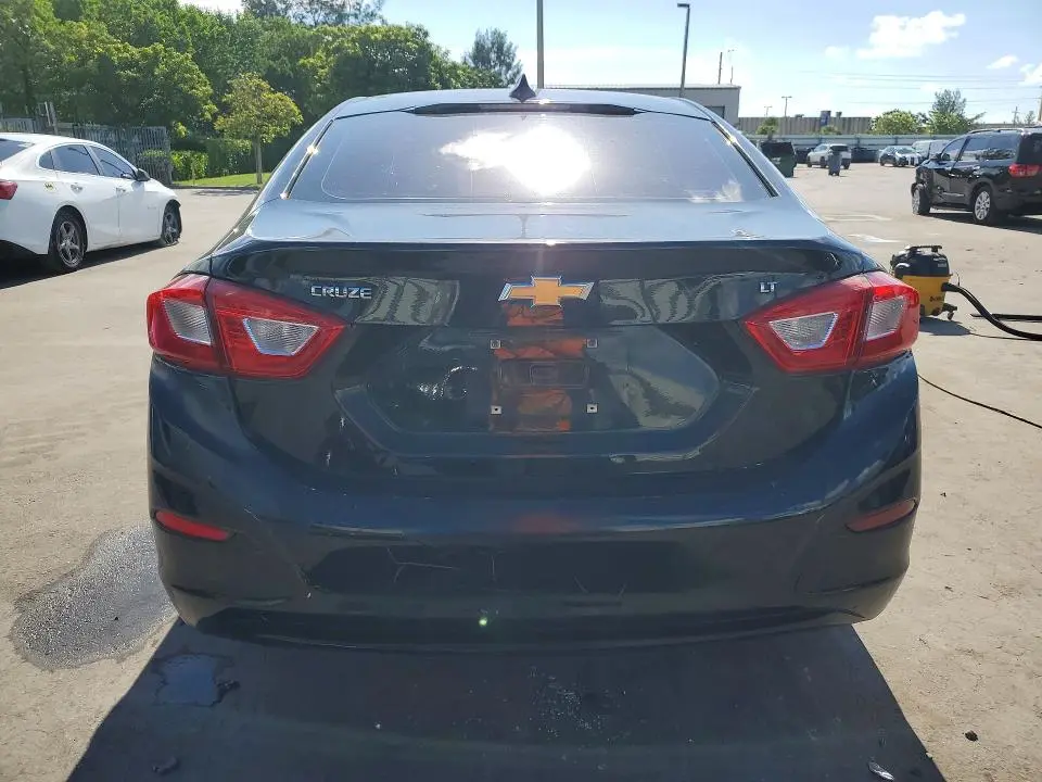 2018 CHEVROLET CRUZE LT  