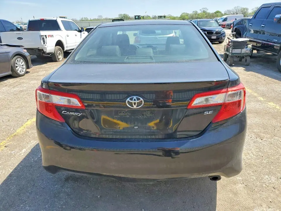 2012 TOYOTA CAMRY SE  
