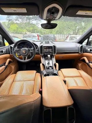 2016 PORSCHE CAYENNE   