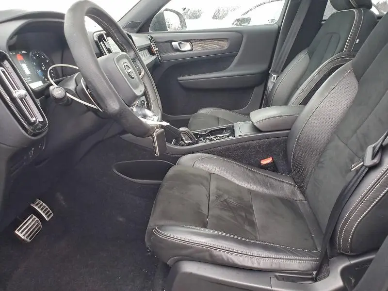 2020 VOLVO XC40 T5 R-DESIGN  