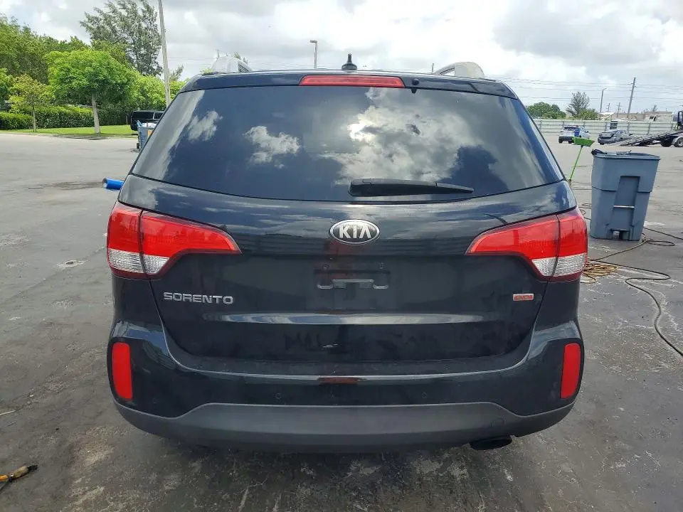 2014 KIA SORENTO LX  